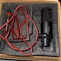 Brand New Fifine Xlr Microphone Comes With Chord 
