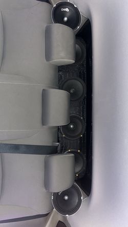 Speaker rack w silvesters or down for sound 6,5