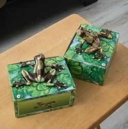 Trippie's Inc. Stoneware Tree Frog Figurine w/ Gold Luster - Set of 2 (NIB)