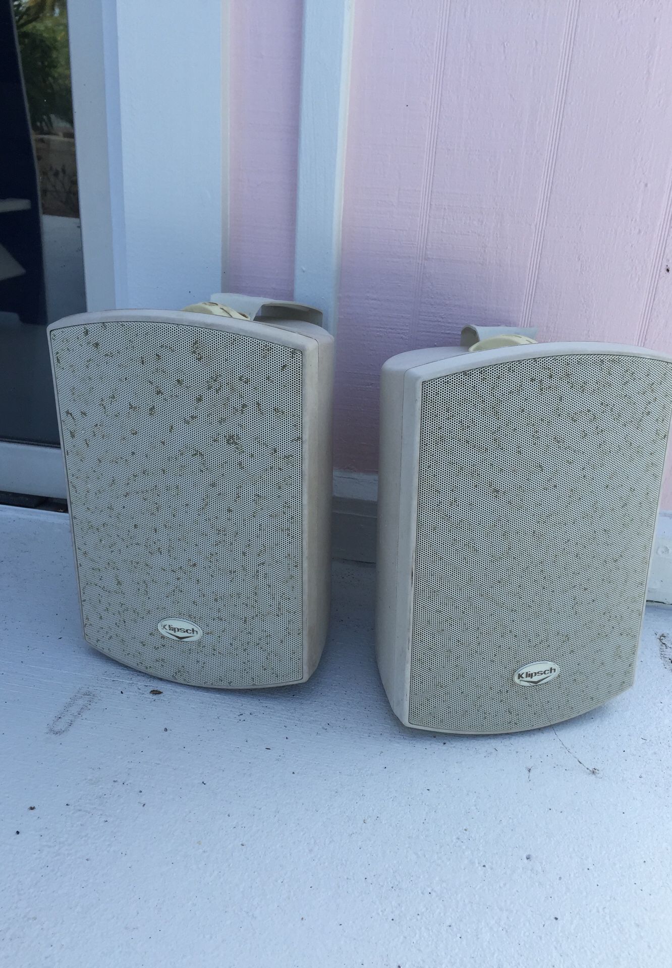 Klipsch Outdoor Speakers with Brackets
