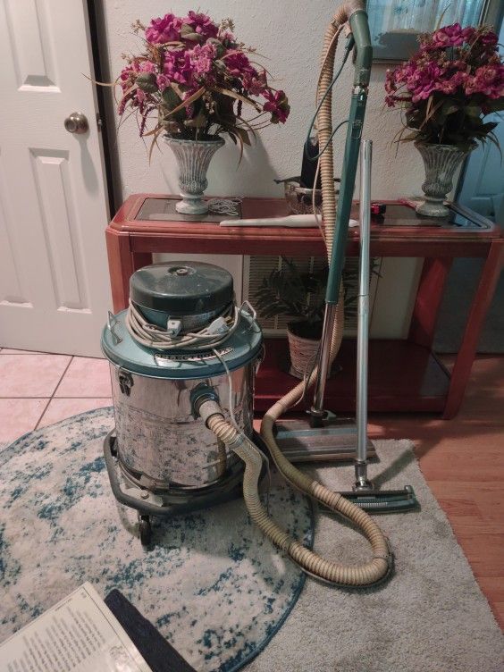 Electrolux CB Commercial Vacuum Cleaner