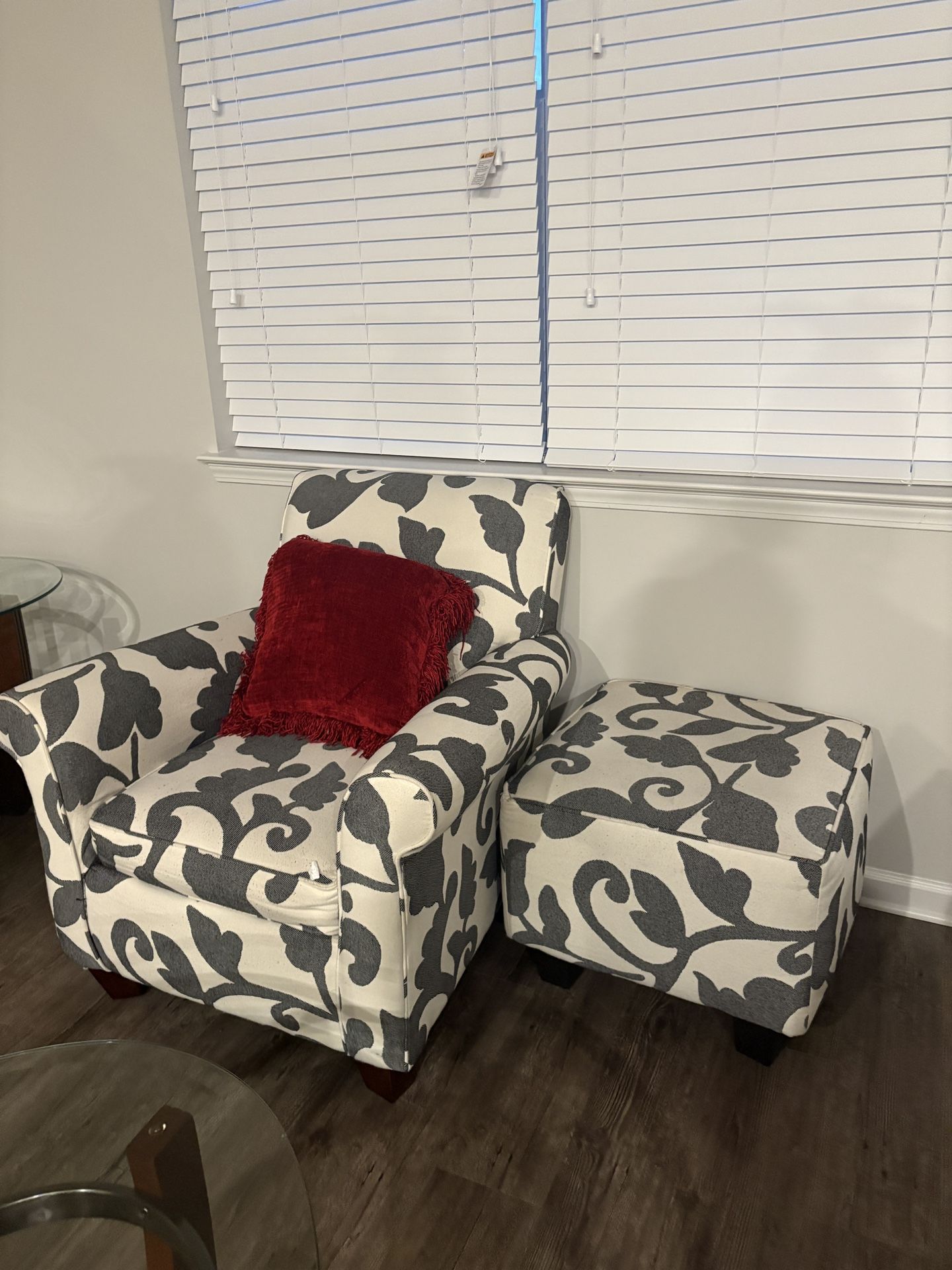 living room chair with ottoman