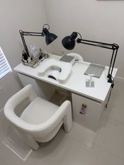 Nail salon