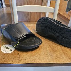 Oofos Ooahh Sports Flex Slide  10.0