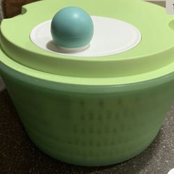 Tupperware Salad Spinner