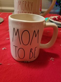 Rae dunn Mom to be mug