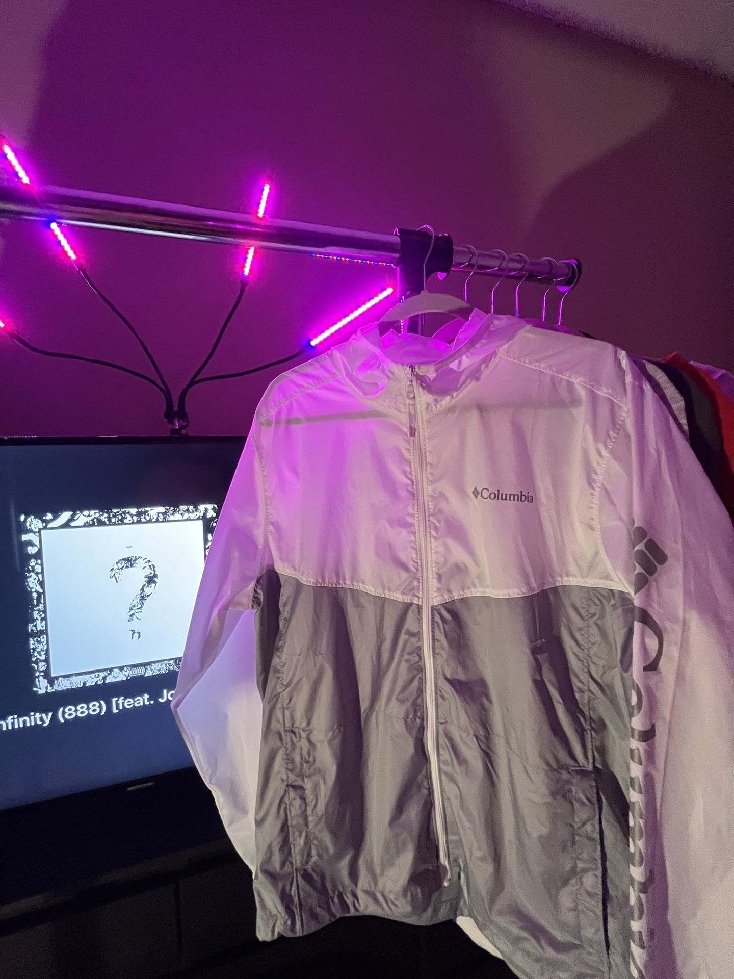 Columbia Windbreaker 