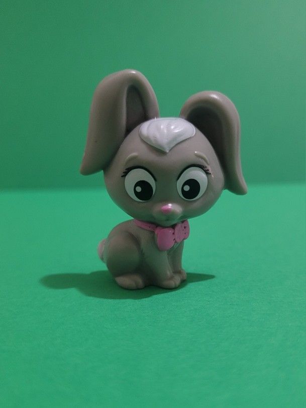 Mattel Barbie Pet Bunny Gray with Pink Bow Rabbit 2" Figure