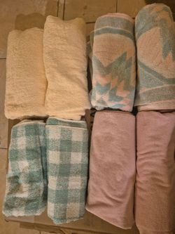 A set of Extra Large Bath Towels 4 sets Available brand New Cotton high quality