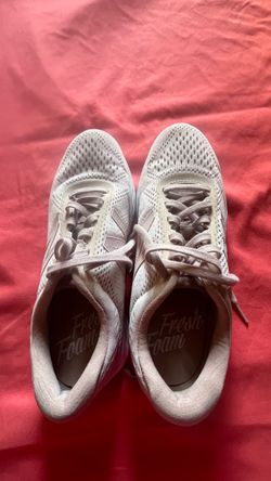 NB womans shoes pink size 7