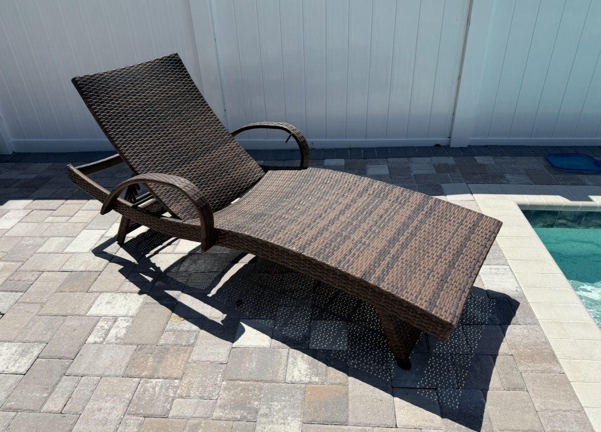 4 Ashley Pool Chaise Loungers 