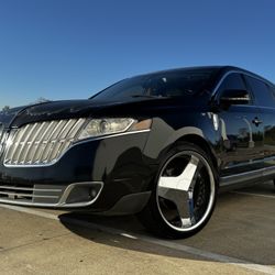 2013 Lincoln MKT 