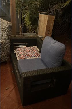 Free Outdoor wicker couch
