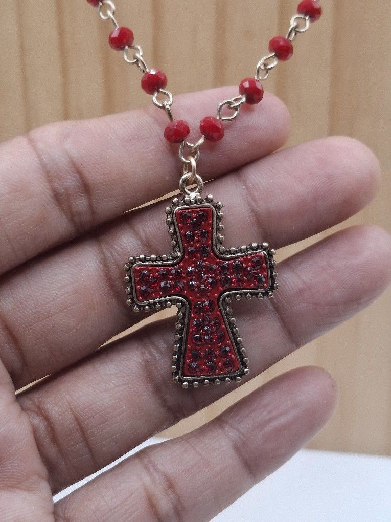 Rhinestone Cross Pendant Necklace 