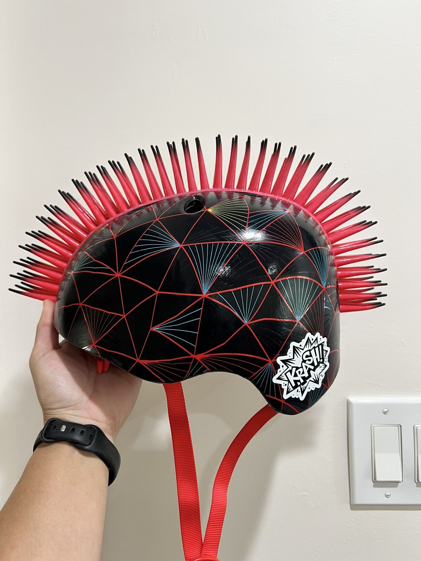 Krash Vector Victor Helmet Red Mohawk Ages 8-14
