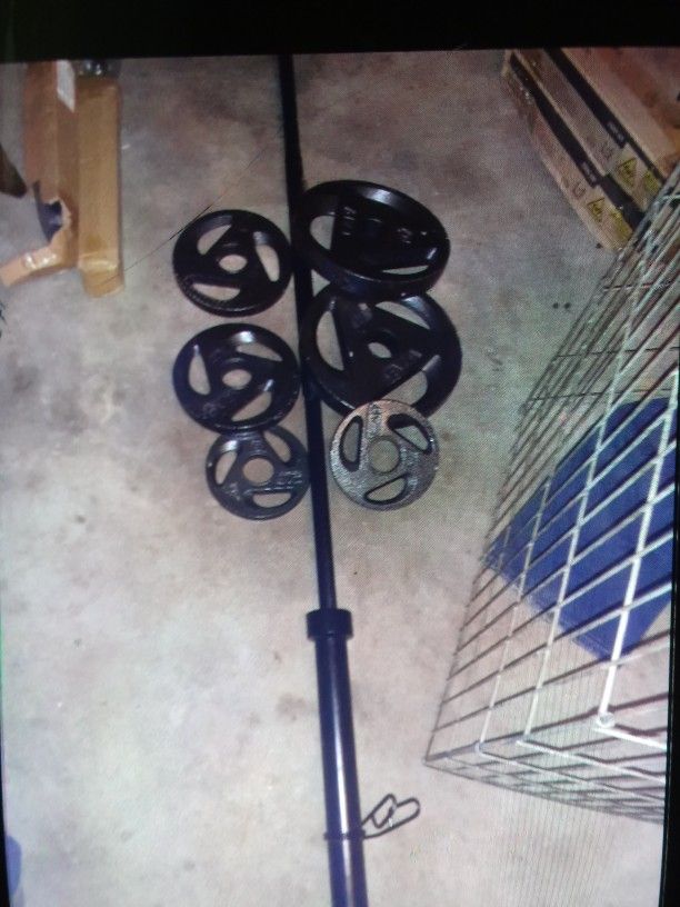 Cap 110lb Olympic weight set Pickup Only near Spring