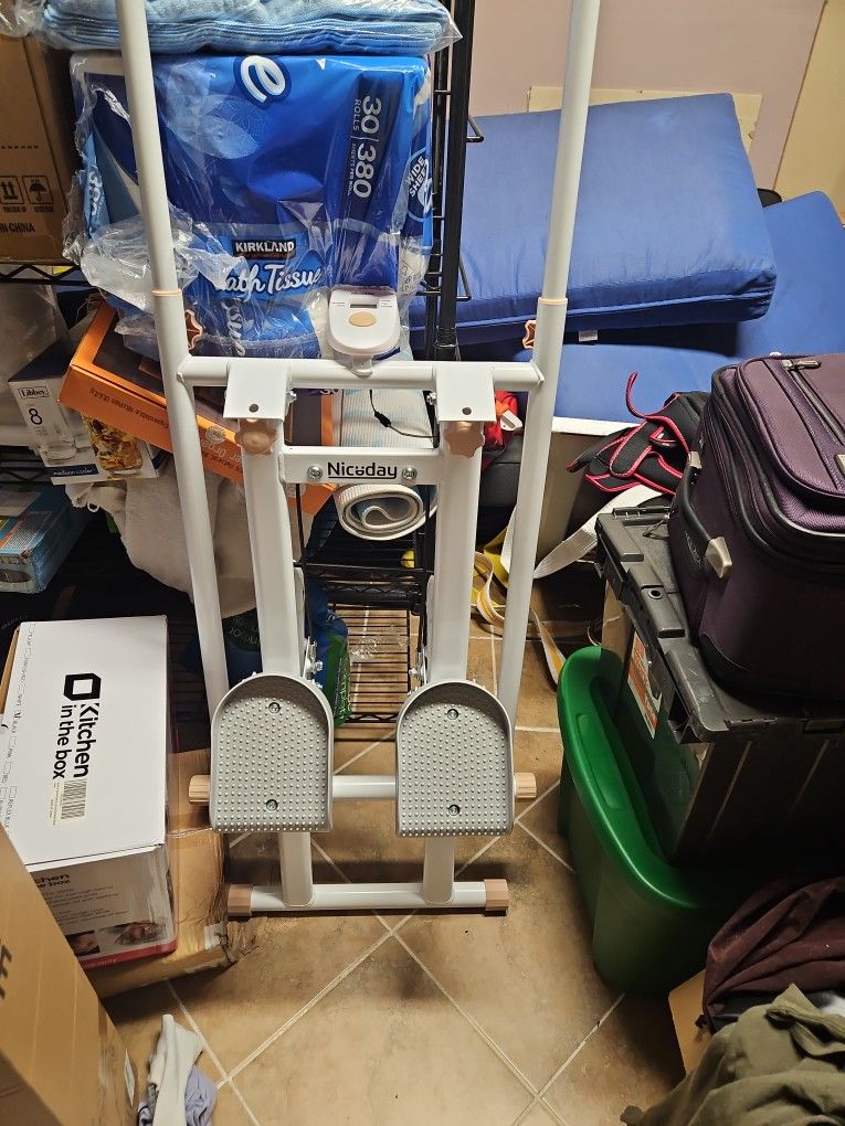 Niceday Stair Stepper With Handlebar For Full body Workout.