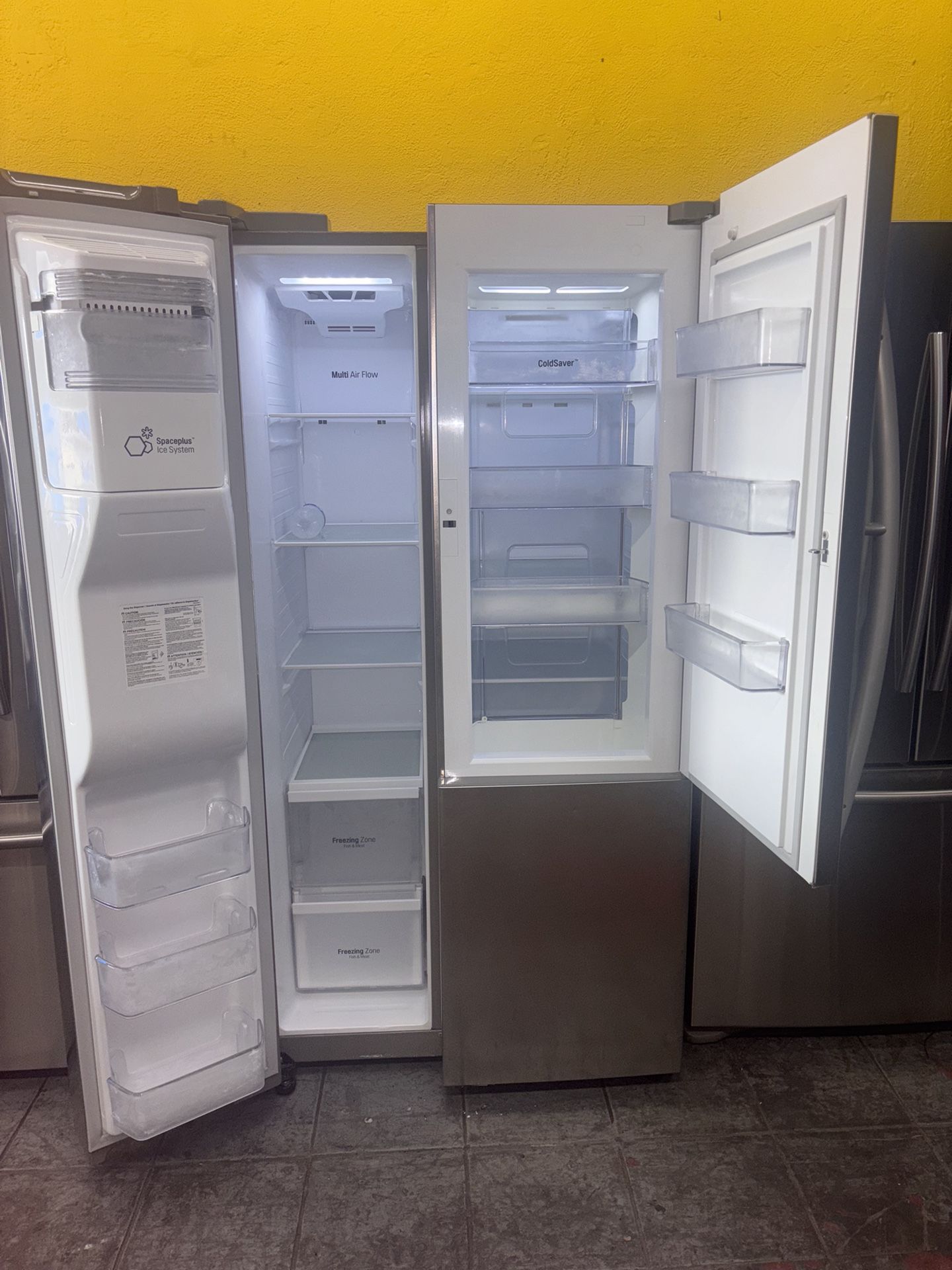 Refrigerator LG