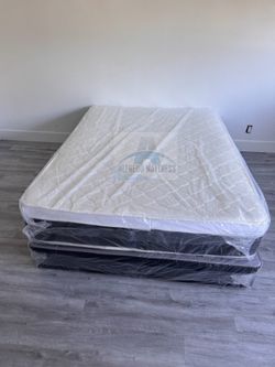 Queen mattress pillow top set with box spring (2pc - new)
