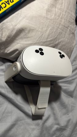 Meta Quest 3s with Case Cover