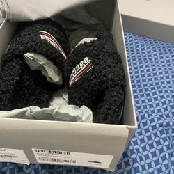 Balenciaga Furry Slides M