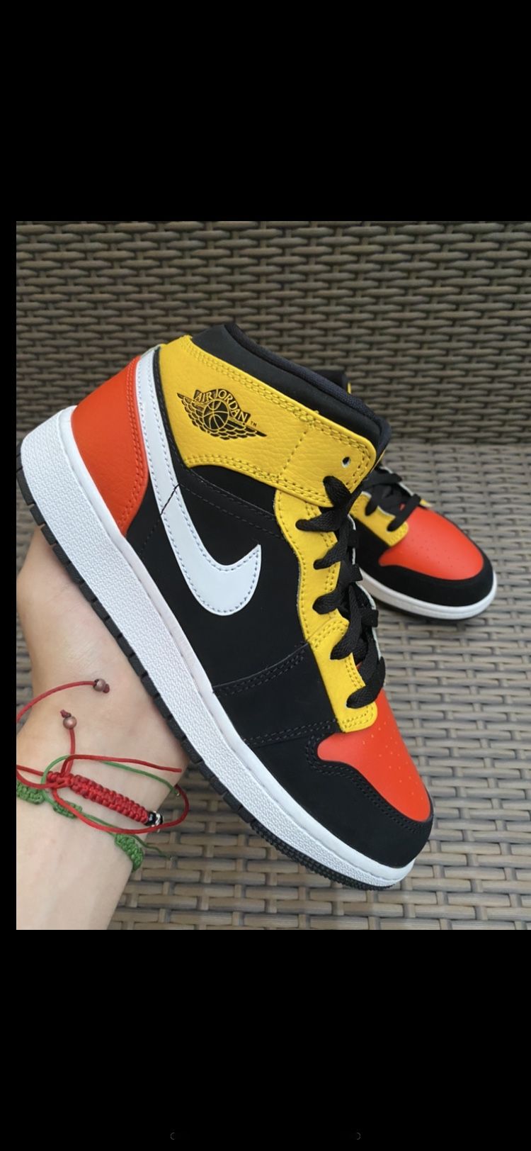 Jordan 1 Mid Kids