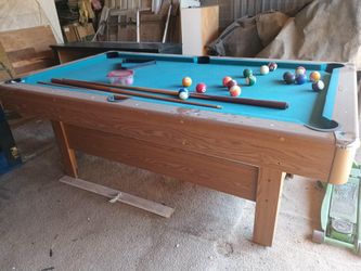 Pool table