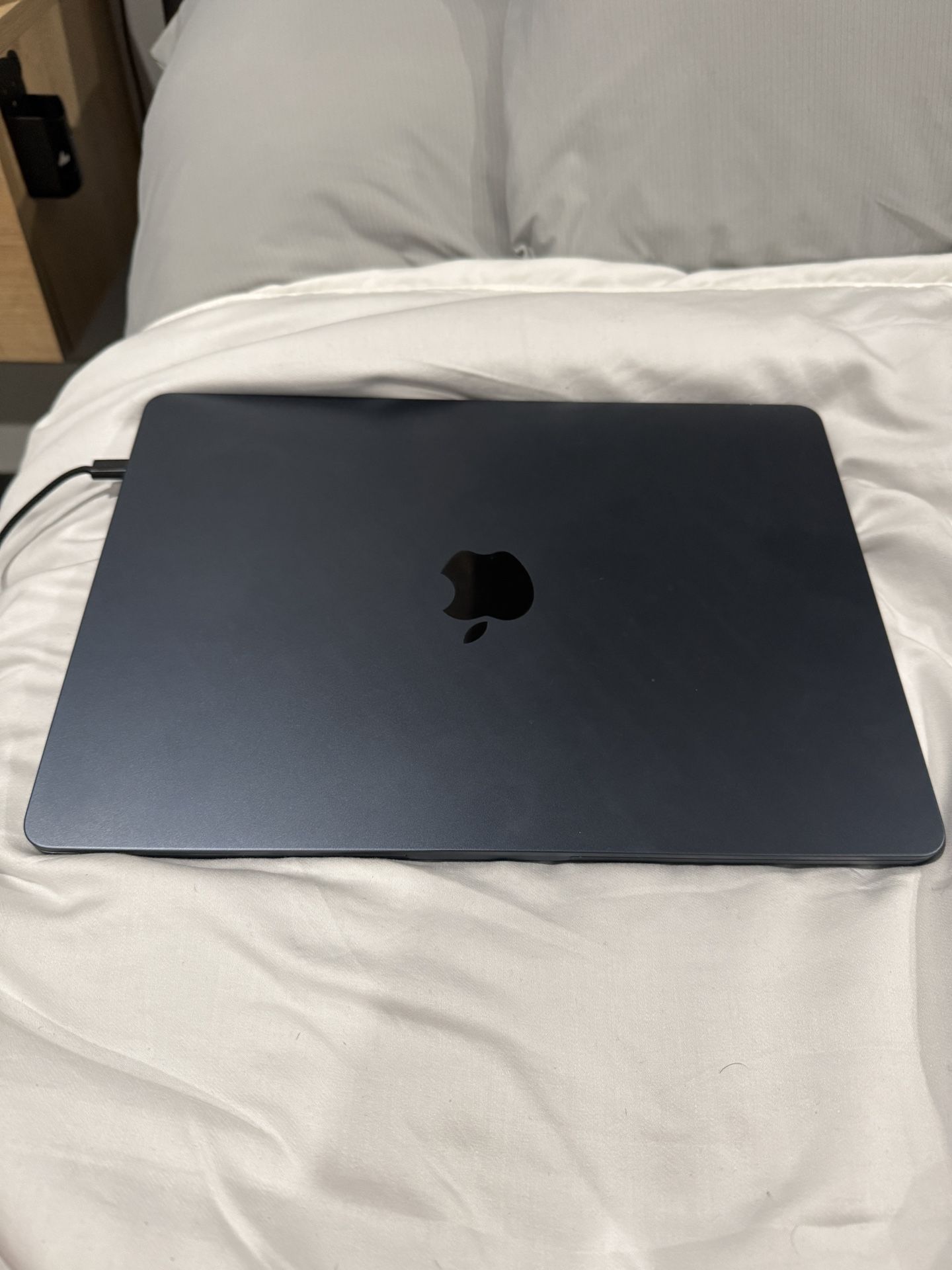 MacBook Air M2 Chip 2022 13.6” 24 GB Of RAM / 1 TB Storage