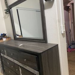 VANITY BRAND NEW CONDITION!!!✅🔥