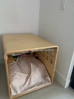 Fable Dog Crate - Medium
