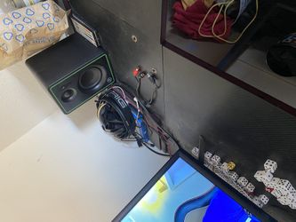 Gaming Desk With Speakers