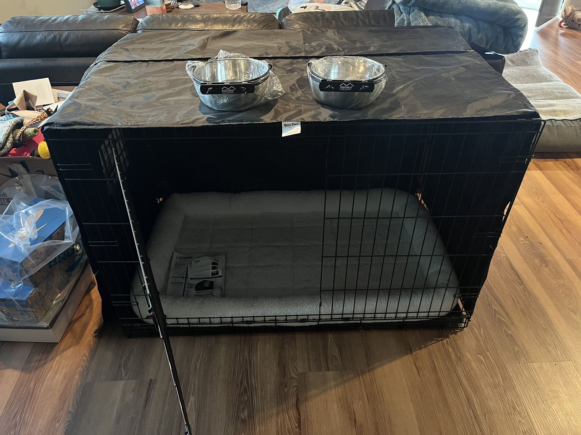 Xtra large dog crate- Like New