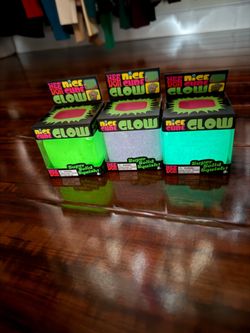 Viral Schylling NeeDoh Nice Cube Glow,