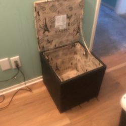 Storage Ottoman 17”x17”x17”hi
