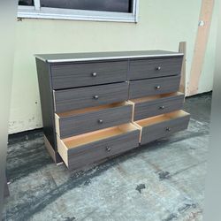 8 Drawer Dresser