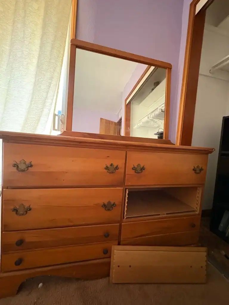 6 Drawer Wood Dresser With Mirror