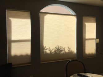 Hunter Douglas Honey comb blinds off white