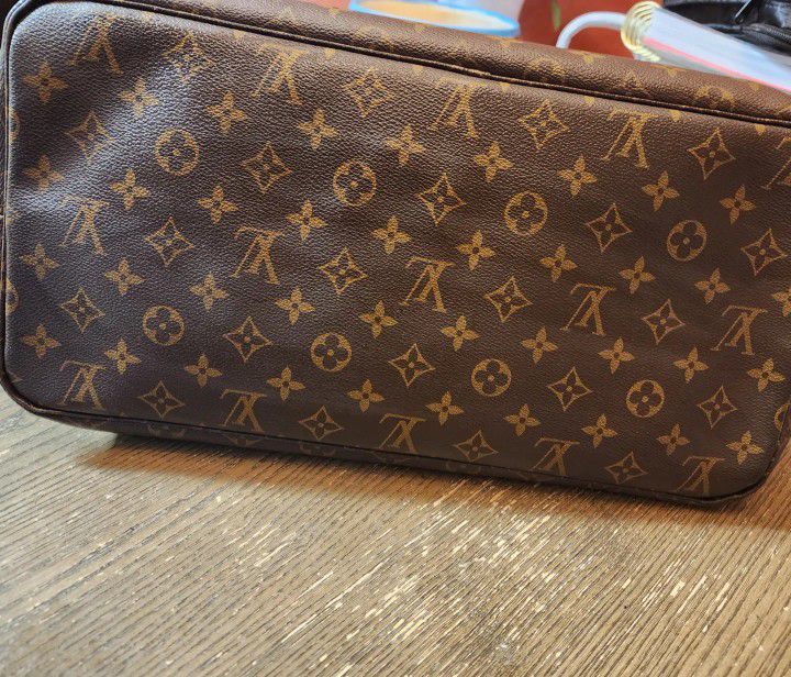 Authentic LV Neverfull for Sale in Phillips Ranch, CA - OfferUp