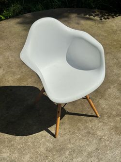 White Eames style mcm chair