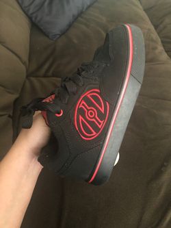Boy heelys size 1y