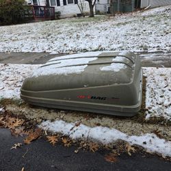 Rooftop cargo carrier - Free