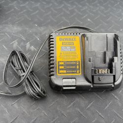 DEWALT DCB115 12V-20V MAX Lithium-Ion Battery Charger  (new) (Read ad before messaging)