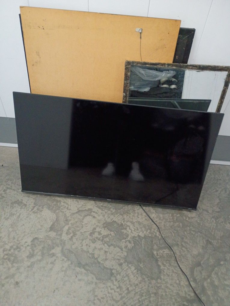 55' Flat Screan Roku Smart Tv