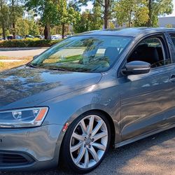 2012 Volkswagen Jetta R Line