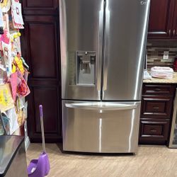 For Sale For Parts Compressor No Good It’s Unfortunately Fridge Is In Emasculat Condition For Parts and If You Could Fix