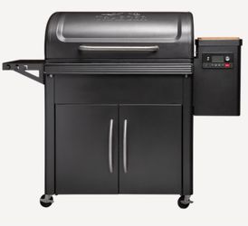 Brand new IN BOX TRAEGER SILVERTON XL PELLET GRILL SMOKER WITH WI-FI