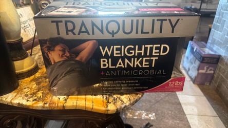 New in box Tranquility 12lb weighted blanket