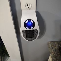 2 Small Room And Under The Desk Heaters Brand New