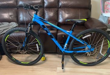 GT Aggressor Pro 27.5 Mountain Bike – Blue/Black – Excellent Condition