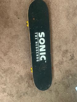 Barely used sonic the hedgehog skateboard Barely used sonic the hedgehog skateboard